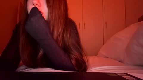 Snapshot of vikawels chatting on April 2, 2026, 11:24 pm Vika online show from April 2, 2026, 11:24 pm