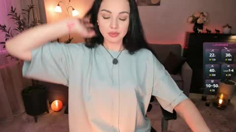 Viki Bellson online show from May 17, 2026, 7:21 pm