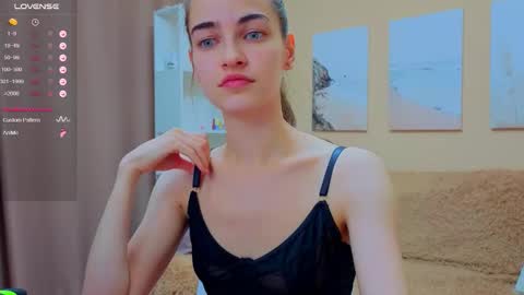 Snapshot of vikiberry chatting on October 12, 2025, 4:28 pm vikiberry online show from October 12, 2025, 4:28 pm