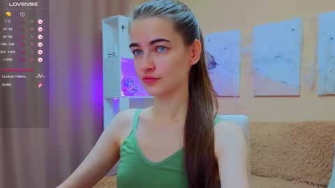 Snapshot of vikiberry chatting on November 6, 2025, 5:30 am vikiberry online show from November 6, 2025, 5:30 am