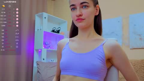 Snapshot of vikiberry chatting on November 28, 2025, 5:21 am vikiberry online show from November 28, 2025, 5:21 am