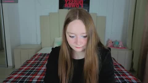 Snapshot of vikiblossom chatting on December 17, 2025, 4:24 pm Vikki online show from December 17, 2025, 4:24 pm