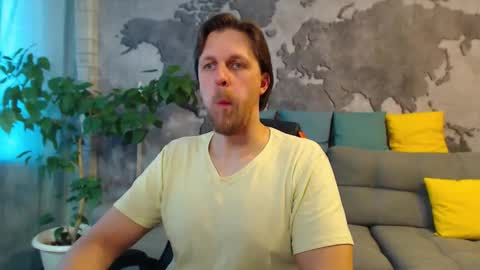 Snapshot of vikingchrisss chatting on April 19, 2026, 8:35 am vikingchrisss online show from April 19, 2026, 8:35 am