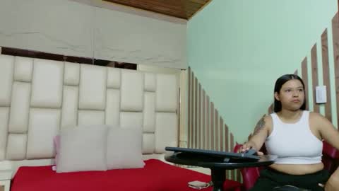 vikiTomson online show from March 3, 2026, 12:44 pm