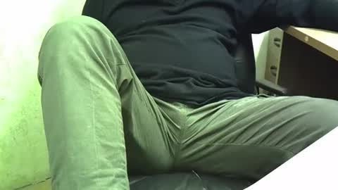 viknik16cm online show from November 6, 2025, 9:54 am