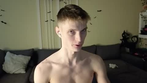 Max online show from November 16, 2025, 7:41 pm