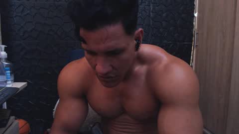 Viktor Herrera online show from November 23, 2025, 5:24 pm