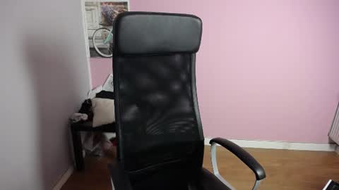 viktoria_lovely online show from July 24, 2026, 6:11 am