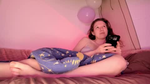 Snapshot of viktoria_sullivans chatting on November 6, 2025, 6:36 am Vikky online show from November 6, 2025, 6:36 am