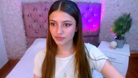 viky_evanss online show from December 16, 2025, 7:19 pm