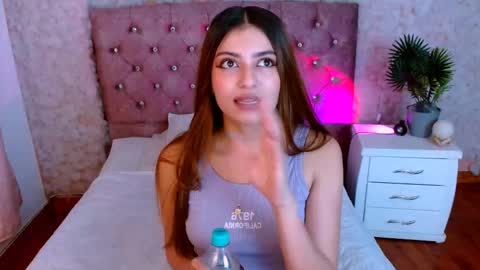 viky_evanss online show from February 16, 2026, 7:32 pm
