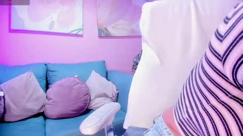 Snapshot of vikypetiteee chatting on October 2, 2025, 5:14 am Victoria online show from October 2, 2025, 5:14 am