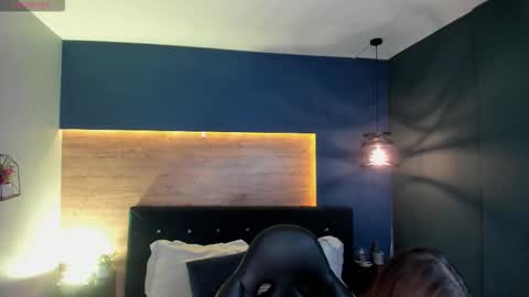 Snapshot of vikypetiteee chatting on October 28, 2025, 11:18 pm Victoria online show from October 28, 2025, 11:18 pm