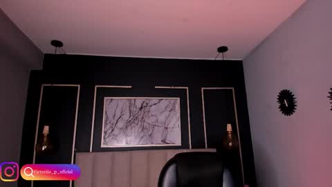 Snapshot of vikypetiteee chatting on November 28, 2025, 9:28 pm Victoria online show from November 28, 2025, 9:28 pm