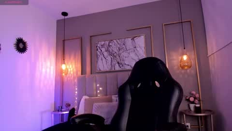 Victoria online show from March 27, 2026, 11:04 pm