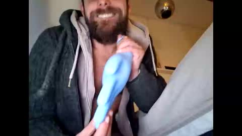 Snapshot of vince111101 chatting on November 25, 2025, 8:03 am vince111101 online show from November 25, 2025, 8:03 am