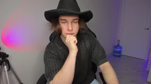 Snapshot of vincent__strong chatting on January 5, 2025, 12:10 pm Vincent Strong online show from January 5, 2025, 12:10 pm