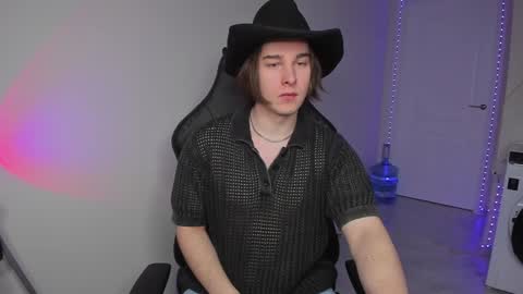 Snapshot of vincent__strong chatting on January 6, 2025, 7:20 am Vincent Strong online show from January 6, 2025, 7:20 am