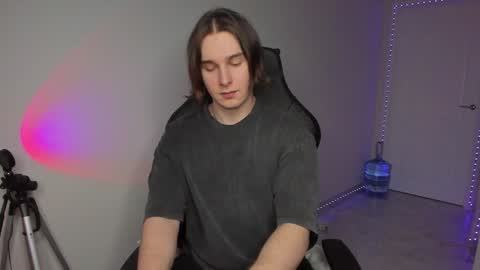 Snapshot of vincent__strong chatting on January 15, 2025, 2:24 pm Vincent Strong online show from January 15, 2025, 2:24 pm