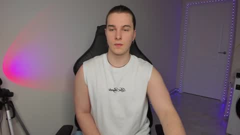 Snapshot of vincent__strong chatting on February 2, 2025, 1:19 pm Vincent Strong online show from February 2, 2025, 1:19 pm