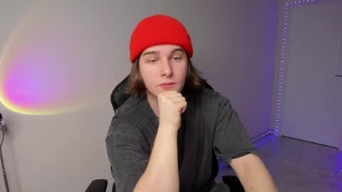 Snapshot of vincent__strong chatting on March 2, 2025, 1:05 pm Vincent Strong online show from March 2, 2025, 1:05 pm