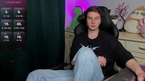 Snapshot of vincent__strong chatting on September 16, 2025, 2:18 pm Vincent Strong online show from September 16, 2025, 2:18 pm