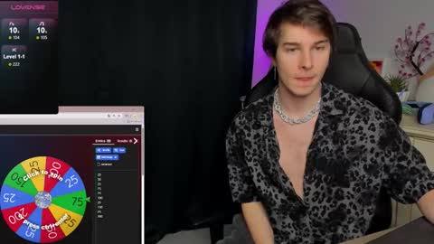 Vincent Strong online show from November 3, 2025, 9:21 am