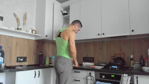 Snapshot of vincent_o chatting on December 15, 2024, 8:30 am Vincent. uncut 18cm online show from December 15, 2024, 8:30 am