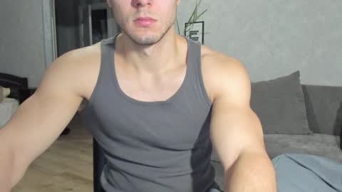 Snapshot of vincent_o chatting on December 30, 2024, 7:11 pm Vincent. uncut 18cm online show from December 30, 2024, 7:11 pm