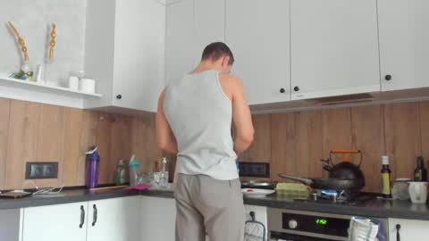 Snapshot of vincent_o chatting on January 8, 2025, 9:00 am Vincent. uncut 18cm online show from January 8, 2025, 9:00 am