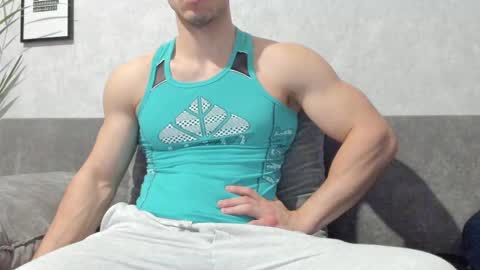 Snapshot of vincent_o chatting on February 10, 2025, 6:03 pm Vincent. uncut 18cm online show from February 10, 2025, 6:03 pm