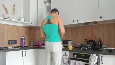 Snapshot of vincent_o chatting on February 15, 2025, 9:05 am Vincent. uncut 18cm online show from February 15, 2025, 9:05 am