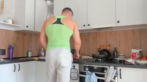 Snapshot of vincent_o chatting on February 22, 2025, 7:45 am Vincent. uncut 18cm online show from February 22, 2025, 7:45 am