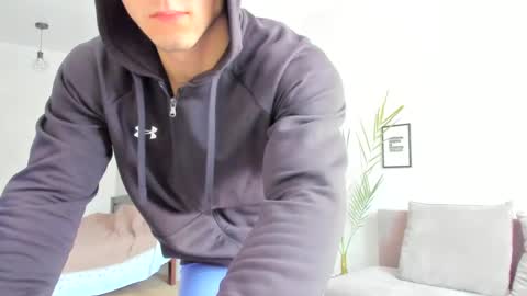 Snapshot of vincent_o chatting on February 25, 2025, 1:06 pm Vincent. uncut 18cm online show from February 25, 2025, 1:06 pm