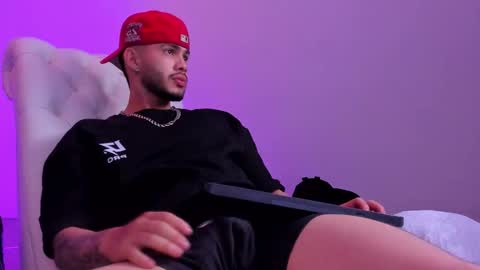 Vincent online show from December 16, 2025, 4:17 am