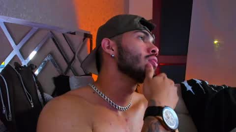 Snapshot of vincentblack_ chatting on May 10, 2026, 6:40 am Vincent online show from May 10, 2026, 6:40 am