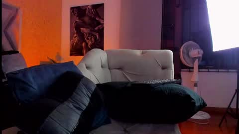 Snapshot of vincentblack_ chatting on May 12, 2026, 6:32 am Vincent online show from May 12, 2026, 6:32 am