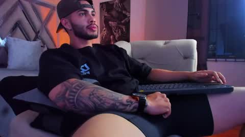 Snapshot of vincentblack_ chatting on May 15, 2026, 5:14 am Vincent online show from May 15, 2026, 5:14 am