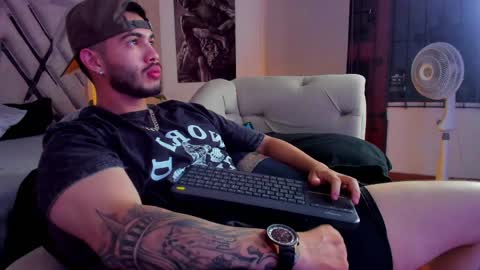 Snapshot of vincentblack_ chatting on May 30, 2026, 10:34 am Vincent online show from May 30, 2026, 10:34 am