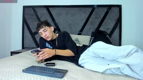 Snapshot of vincenthunter chatting on December 28, 2024, 5:33 am Vincent online show from December 28, 2024, 5:33 am