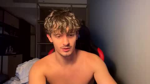 vincentprice69 online show from November 4, 2025, 9:08 am