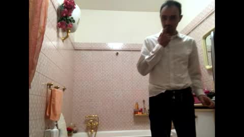 Snapshot of vinmin90 chatting on December 29, 2024, 1:34 am Zenith online show from December 29, 2024, 1:34 am