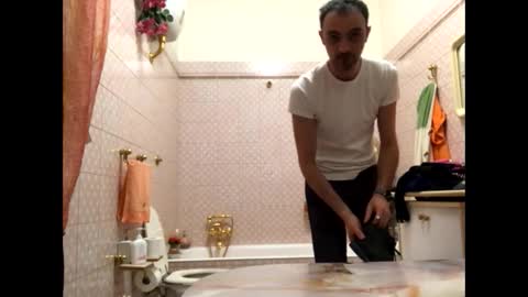 Snapshot of vinmin90 chatting on January 16, 2025, 9:30 pm Zenith online show from January 16, 2025, 9:30 pm