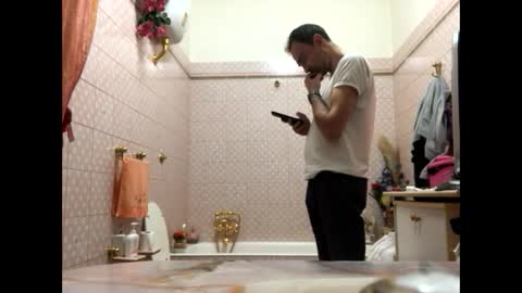 Snapshot of vinmin90 chatting on January 21, 2025, 9:25 pm Zenith online show from January 21, 2025, 9:25 pm