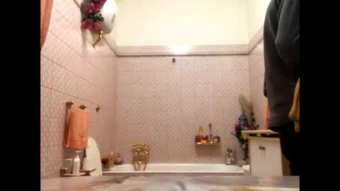 Snapshot of vinmin90 chatting on February 17, 2025, 9:41 pm Zenith online show from February 17, 2025, 9:41 pm