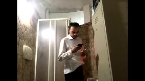 Snapshot of vinmin90 chatting on October 19, 2025, 10:54 pm Zenith online show from October 19, 2025, 10:54 pm