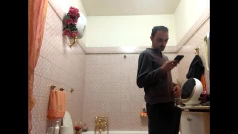 Snapshot of vinmin90 chatting on October 21, 2025, 12:39 pm Zenith online show from October 21, 2025, 12:39 pm