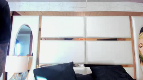 Snapshot of vinzenzrizzo chatting on October 22, 2025, 4:29 pm ---Vinzen--- online show from October 22, 2025, 4:29 pm