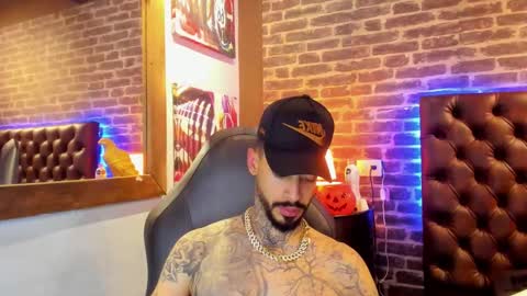 Snapshot of vinzenzrizzo chatting on October 31, 2025, 6:14 am ---Vinzen--- online show from October 31, 2025, 6:14 am