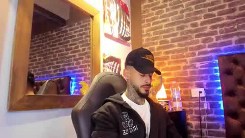 Snapshot of vinzenzrizzo chatting on November 17, 2025, 3:45 am ---Vinzen--- online show from November 17, 2025, 3:45 am